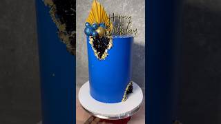 Beautiful geode cake 💙 cakedecorating caketutorial cakedesign geodecake [upl. by Brindell998]