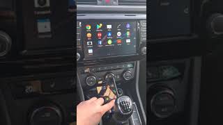 MirrorLink demonstration MIB2 and Škoda app [upl. by Audwin937]