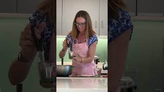 Chef Caryn Antonini showing an easy way to finely chop cilantro [upl. by Lyle]