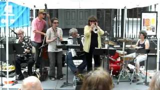 Mainly Rumanian Medley Metropolitan Klezmer at Abe Lebewohl Park NYC [upl. by Quickel]