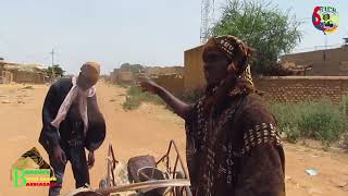 Bandiagara groupe Petit Dogon le fou du village [upl. by Valsimot46]