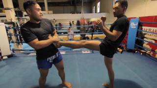 How to Teep Catch Escape in Muay Thai [upl. by Duwe728]