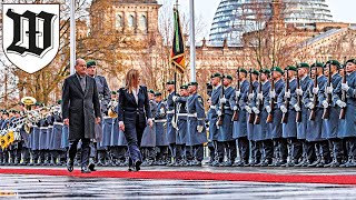 Militärische Ehren der Bundeswehr für Giorgia Meloni  Wachbataillon BMVgMusikkorps der Bundeswehr [upl. by Flyn594]