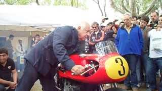 Gilera 5004 1957 con Benedicto quotChichequot Caldarella Autoclasica 2013 12102013 [upl. by Ylliw]