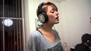 Florence and The Machine  Shake It Out cover by Eline Brun [upl. by Akerley]