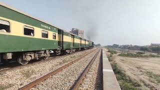 17UP Millat Express Throughpass Rahim Yar Khan Railway Underpass 6 Hours Delay With HGMU 30R  4K [upl. by Eidoow]