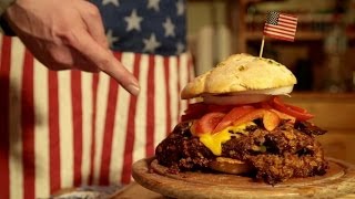 Chili Con Carne Burger  BBQ Grill Rezept Video  Die Grillshow 78 [upl. by Ahsotal597]