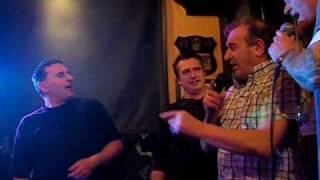 Noel Hurley Crusty Singing My Way With Blonde LLoyd in Lees Newcastlewest Limerick Ireland [upl. by Turk]