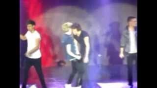 Narry hug at Amnéville concert France 300413 [upl. by Ellerol650]