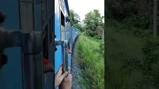 Express train 🚂 from Kandy to Colombo passing kadigamuwa towards rambukkana 🚂🚃 [upl. by Haff]