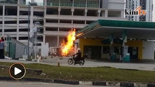 Video Tangki NGV meletup seorang pekerja maut [upl. by Kurys]