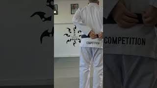 Como amarrar a faixa Part 2 taroucojiujitsu jiujitsu [upl. by Tnairb]