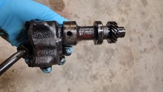 Fordson Major Engine Oil Pump [upl. by Mandal]