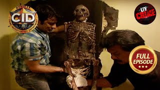 CID को मिला दीवार के पीछे सालों पुराना Skeleton  CID  सीआईडी Fire And Ashes30 Nov 2023Full Ep [upl. by Leora685]