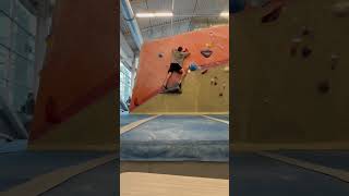 Red route v68 bouldering climbing fyp [upl. by Marijn]