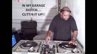 TREACH DJ MR MIXX SCRATCHING TO SAGITARRIUS BLACK [upl. by Aniret]