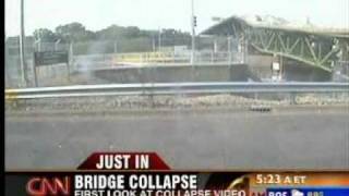 35W Bridge Collapse LIVE VIDEO ACTUAL Minneapolis Minnesota [upl. by Snoddy]