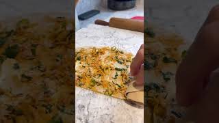 Kachey Aloo ka pratha kessy bana  aloo pratha alooparatha [upl. by Yneffit]