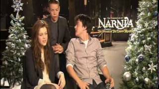 THE CHRONICLES OF NARNIA Interviews Liam Neeson Georgie Henley Skandar Keynes amp Will Poulter [upl. by Kramnhoj370]