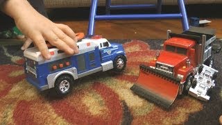 CARS AND TRUCKS KIDS PLAYING HOT WHEELS FUN SUPER TRACKS [upl. by Drannel]