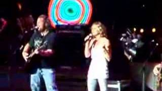 Jennifer Nettles of Sugarland performing quotIrreplaceablequot [upl. by Olemrac]