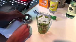 Recette Cocktail  Faire délicieux un mojito  Conseils Cocktail [upl. by Emerej378]