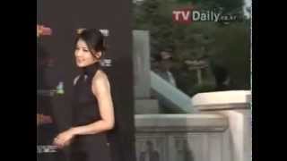 Lee Si Young red carpet at 47th BaekSang Arts Awards 2011 on 26May11 [upl. by Lapham]