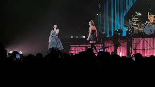 Heavy Linkin Park Cover Amy Lee and Lzzy Hale Cincinnati 114 [upl. by Pattie]