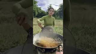 Shrimp roasted with salt cook recipe shortvideo shorts cooking food [upl. by Taylor]