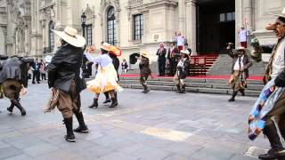 MAJEÑOS DE PAUCARTAMBO LANZAMIENTO FIESTA VIRGEN DEL CARMEN2015 [upl. by Mick]