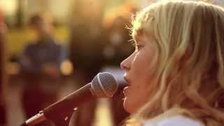 Alice Phoebe Lou  Your love gets sweeter  Finley Quaye Cover [upl. by Hekking]