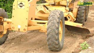 Galion 830 Motor Grader Overlaying Aggregate Road Reconstruction at Guantanamo [upl. by Rior]