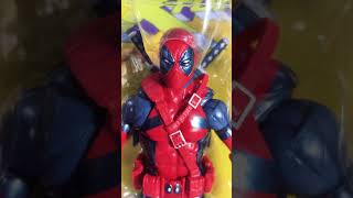 Deadpool comparación 80 aniversario y legacy collection marvel marvelcomics marvellegends [upl. by Sibylle]