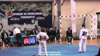 51kg Semifinal Emrullah Aydin vs K Gorkem Kilic 2016 Turkish Junior Taekwondo Championships [upl. by Mayce]