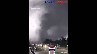 Vidéo de la tornade qui a frappé Wellington hier en Floride avant larrivée de louragan Milton [upl. by Doris]