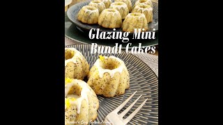 HOW TO GLAZE MINI BUNDT CAKES  Icing Methods For Mini Cakes shorts [upl. by Larrabee792]