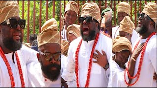 EMOTIONAL MOMENT GABRIEL AFOLAYAN HOLDS AND CONSOLES A CRYING AREMU AFOLAYAN AT THEIR MOM’S BURIAL [upl. by Dominica]