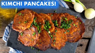 Chrupiące KIMCHI PANCAKES Koreański klasyk na szybko  Przepis UMAMI [upl. by Daisie19]