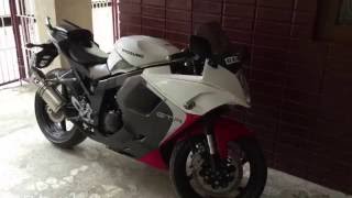 Hyosung GT250R Review Battery Maintenance Update [upl. by Ydasahc]