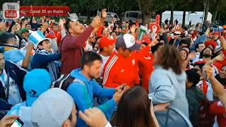 Lo que pasó entre peruanos y argentinos fuera del FanFest cuando se encontraron [upl. by Komarek]