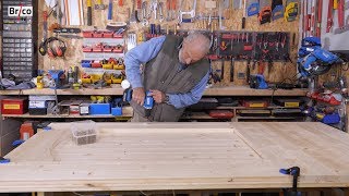 Fabriquer une porte en bois massif  Tuto brico avec Robert [upl. by Ynotna]