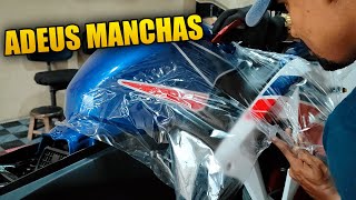 COMO ENVELOPAR UM TANQUE DE MOTO COM TRANSPARENTE SEM DEIXAR MANCHAS [upl. by Marys601]