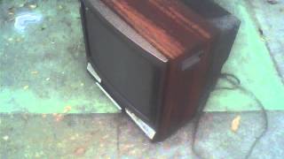 1986 Sony Trinitron KV2091R CRT Television Set on the Street [upl. by Aer109]