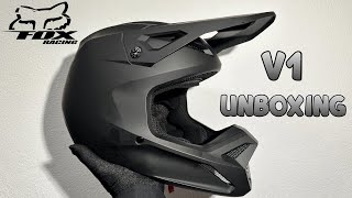 FOX Racing V1 Solid Helmet MATTE BLACK  Unboxing [upl. by Beatrice]