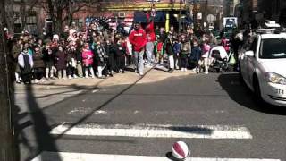 Harlem Globetrotters make a 4 Pointer at the 4th Street Deli in Philly [upl. by Sherman]