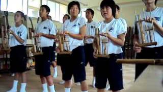 Japan Student Learn to play Angklung [upl. by Nancey369]