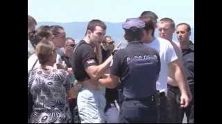 Srbi osuđuju kosovsku policiju [upl. by Yruy]