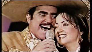 Vicente fernández  Entre el amor y yo  en vivo [upl. by Hertzog]