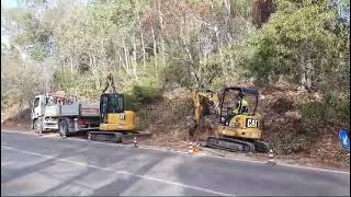 Scavo combinato con martellone Caterpillar 50 quintali  caterpillar 303 [upl. by Floris]