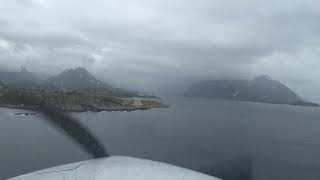 Anflug auf Svolvaer ENSH Norwegen [upl. by Haliled642]